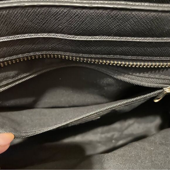 Kenneth Cole Reaction Triple Entry Harriet Handbag Purse Black w/ Gold Hardware - Picture 7 of 14